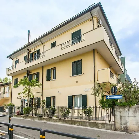 Hotel apartamentowy Kimba 2*