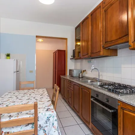 Kimba Aparthotel 2*