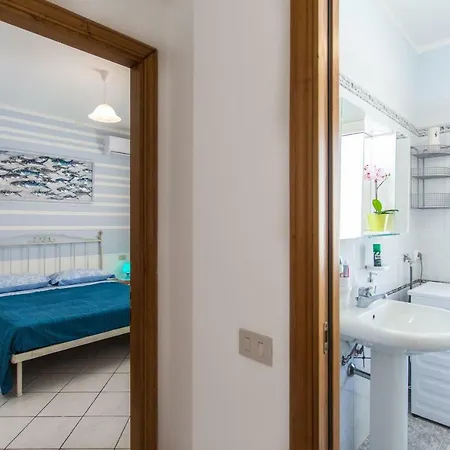 Kimba Aparthotel 2*